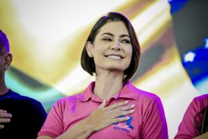 Michelle Bolsonaro em guerra com filhos do ex-presidente: relembre as maiores tretas!