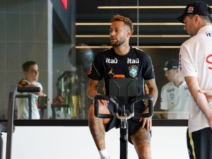 Neymar leva mais de R$ 21 mi em relógios para Copa do Mundo
