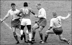Medalha histórica de Pelé da Copa de 1958 será leiloada na Inglaterra