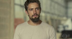Rafael Cardoso choca ao chegar alterado em evento público