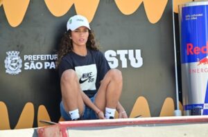 Rayssa Leal Assume Bissexualidade com Resposta Seca para Internauta
