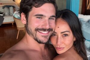 Sabrina Sato Anuncia Gravidez com Nicolas Prattes