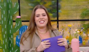 Tati Machado se emociona ao vivo no Mais Você ao falar sobre nova gravidez