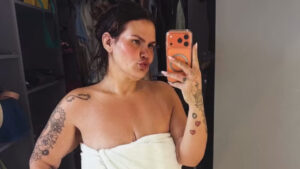 Thais Carla exibe corpo após perder 101 kg em ensaio sensacional