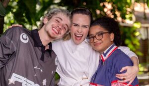 Tia Milena descobre situação de Juliano Floss e Ana Paula Renault e solta o verbo