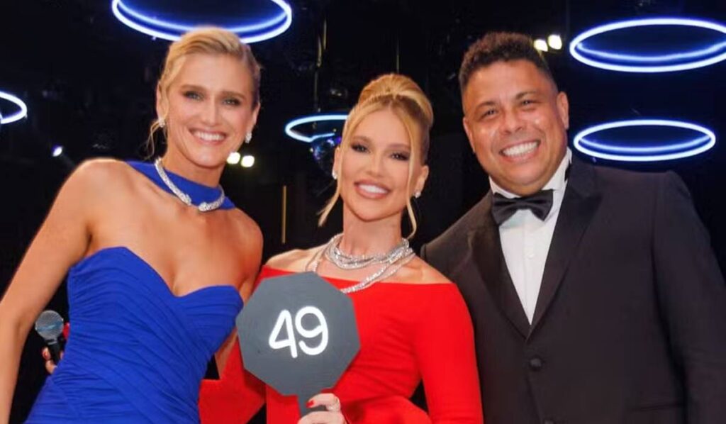 Esposa de Ronaldo defende Virginia Fonseca após xingamentos no Maracanã
