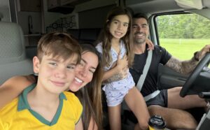 Adriana Sant’Anna e Rodrigão: Deixam mansão de luxo em Orlando e escolhem vida simples