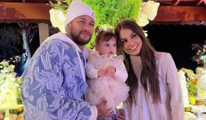 Amanda Kimberlly rebate críticos e defende decisão sobre não comprar show para filha
