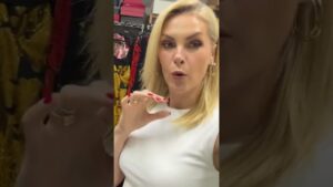 Ana Hickmann revela o susto que levou na estreia de ‘Reinventando Clô’