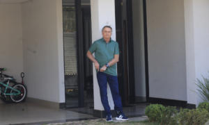 Bolsonaro pede autorização para receber Javier Milei na prisão domiciliar