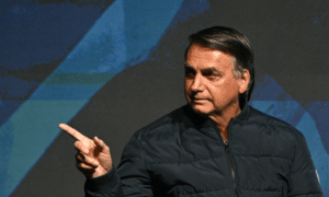 PF cumpre mandado na casa de Bolsonaro e arruma a web!