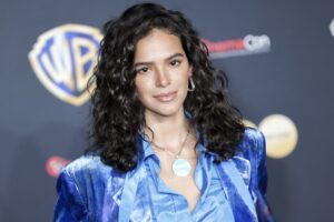 Fãs pedem MUITO o retorno de Bruna Marquezine em Besouro Azul 2