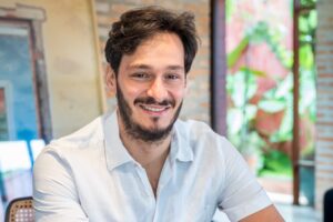 Bruno Luperi Herda Pantanal e Renascer: Neto de Benedito Ruy Barbosa Recebe ‘Passaporte de Afeto’