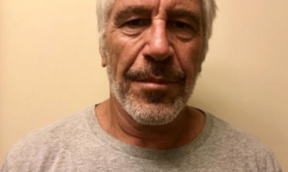 Agente ligado a Jeffrey Epstein é encontrado morto em Paris