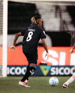 Danilo cobra Botafogo publicamente após clube negar transferência para o Palmeiras