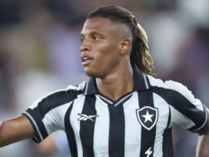 Botafogo ‘balança’ com super proposta do Palmeiras por Danilo — R$ 180 milhões em jogo!