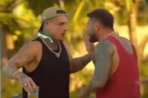 De Férias com Ex: Briga GENERALIZADA com copada na cabeça e ambulância chamada!