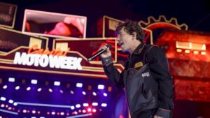 Di Ferrero Reflete Sobre Carreira Após Show Eletrizante no Capital Moto Week