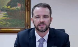 Dario Durigan rebate acusações dos EUA contra o Pix