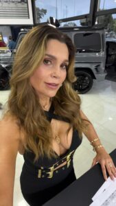 Flávia Alessandra promete bagunça em Quem Ama Cuida após suspeita de assassinato