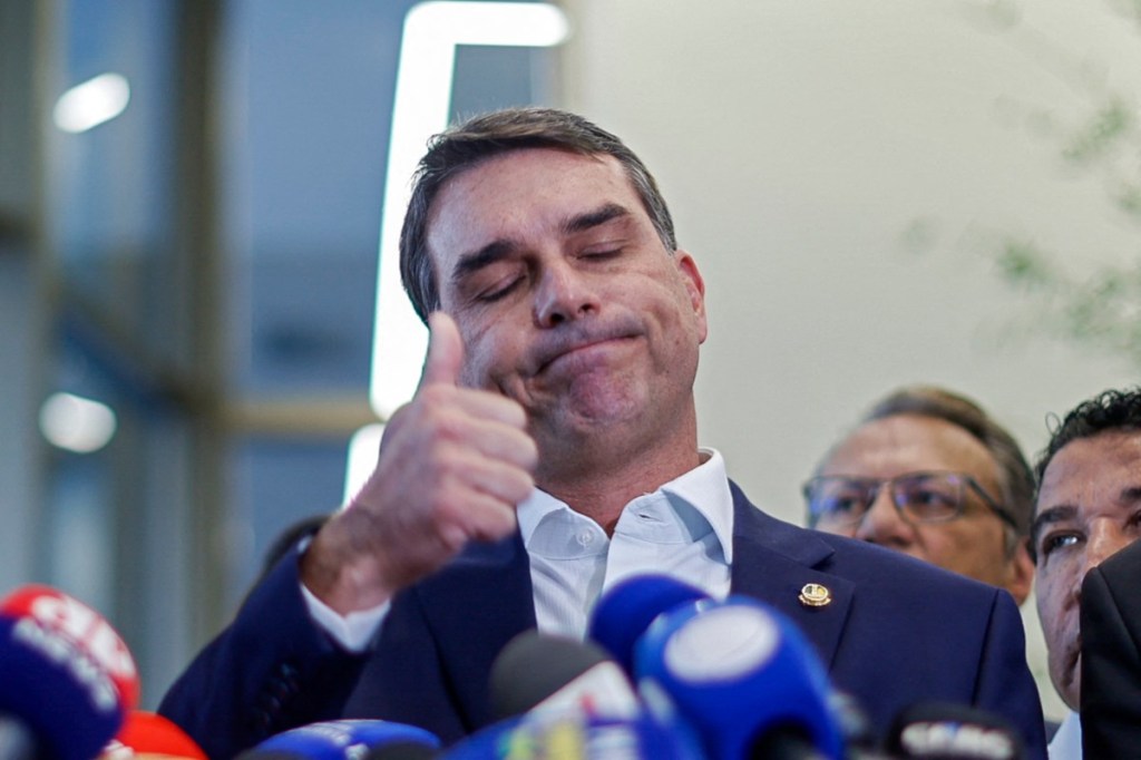 Flávio não desiste: continua negociando aliança com PP apesar dos sinais de neutralidade
