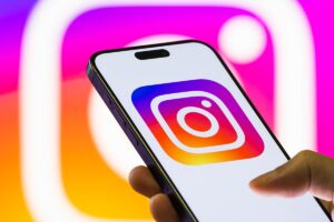 Instagram e Facebook saem do ar e deixam milhões na mão neste domingo