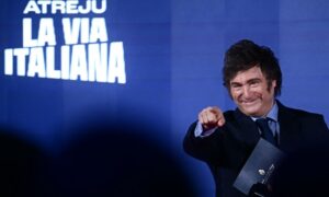Milei Dispara Críticas a Lula e Reclama Não Poder Visitar Bolsonaro