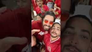 Lucas Selfie visita o curral do Garantido após apuração do Festival
