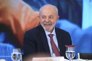 Lula Adapta Agenda no Interior de SP e Enfrenta Regras Eleitorais Rigorosas