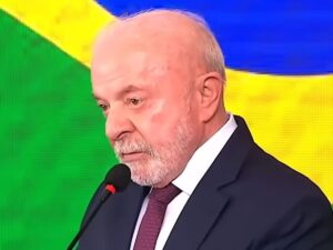 Lula abre vantagem sobre Flávio Bolsonaro em pesquisa Datafolha