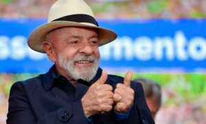 Pesquisa Revela: Metade dos Brasileiros Acha que Idade de Lula Não é Problema para Novo Mandato