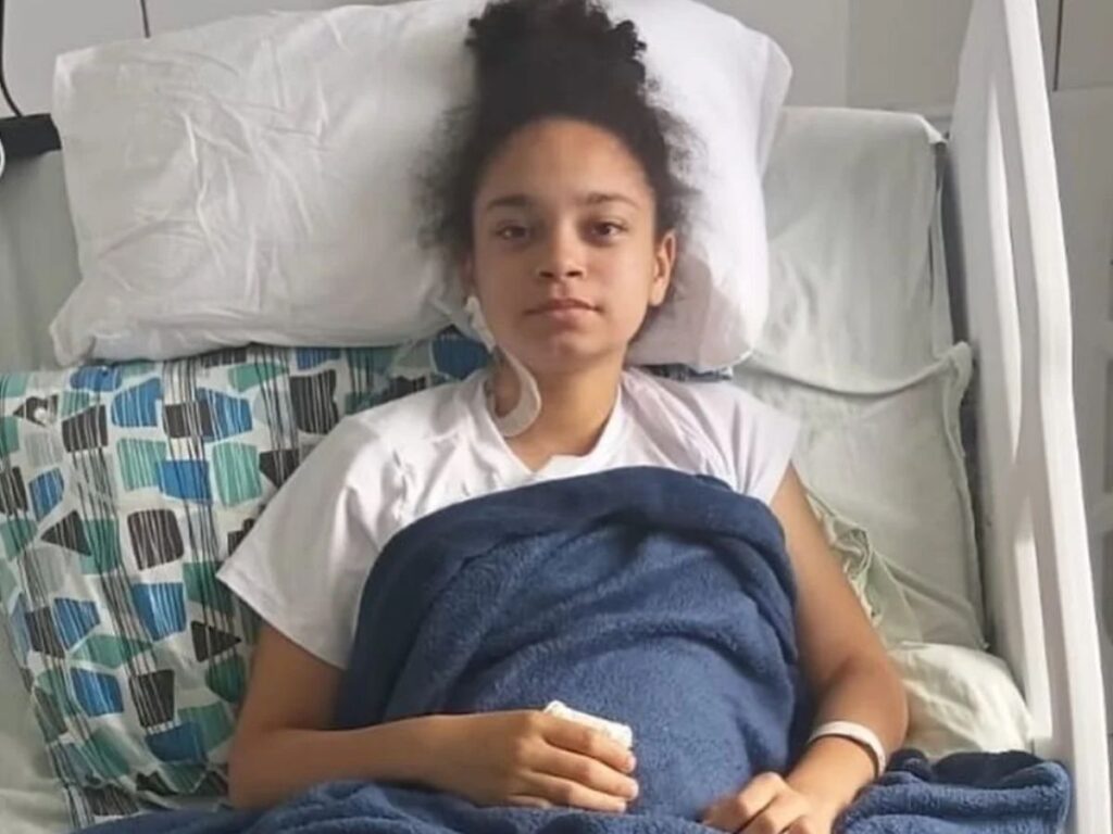 Estudante que perdeu perna em ataque de tubarão tem alta após 40 dias de luta