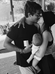 Mariana Rios anuncia noivado com Juca Diniz e se derrete de amor