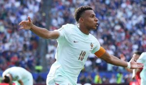Mbappé brilha e leva França à semifinal da Copa do Mundo com gol e assistência