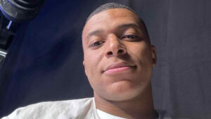 Mbappé fora das quatro linhas: confira posicionamentos do craque