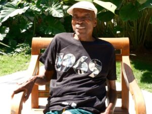 Milton Nascimento recebe alta após internação por pneumonia