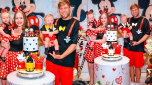 Paulinha Leite e marido explodem fofura no mesversário dos gêmeos