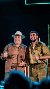 Rey Vaqueiro arrebenta no Festival Pé na Areia e celebra seu auge na carreira