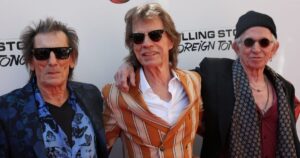 Rolling Stones Iguala Recorde Histórico dos Beatles com 15º Álbum em 1º Lugar