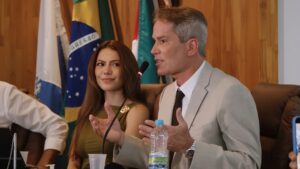 Sarah Poncio Desabafa Após Prisão do Pai e Confia em Sua Inocência