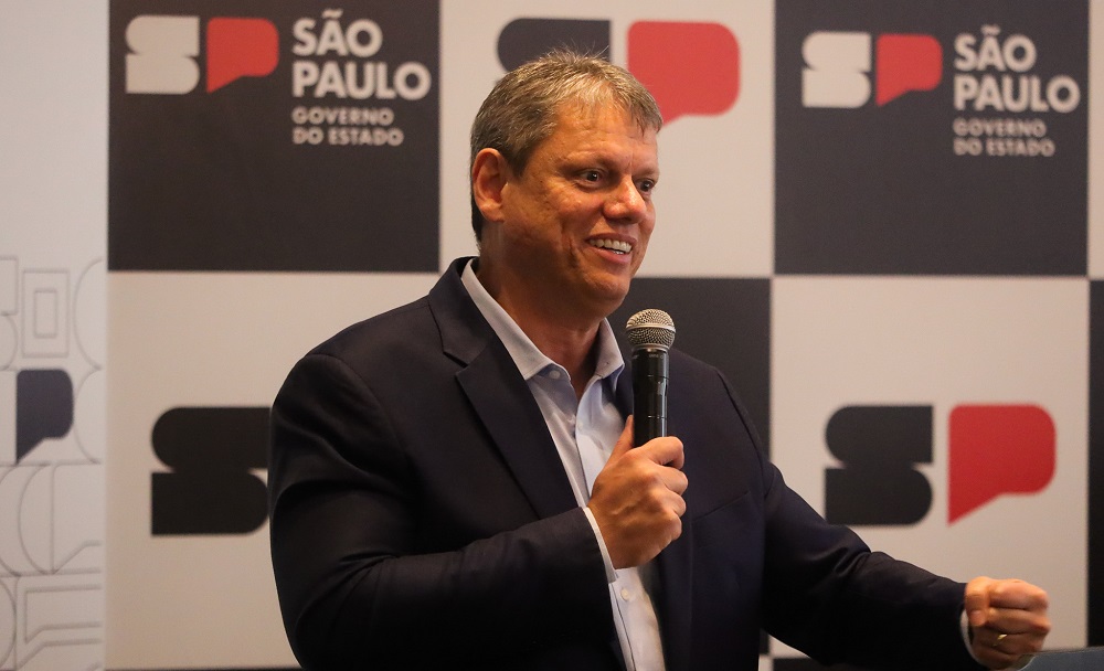 Tarcísio esmagador em SP: lidera 1º e 2º turnos e deixa oposição para trás!
