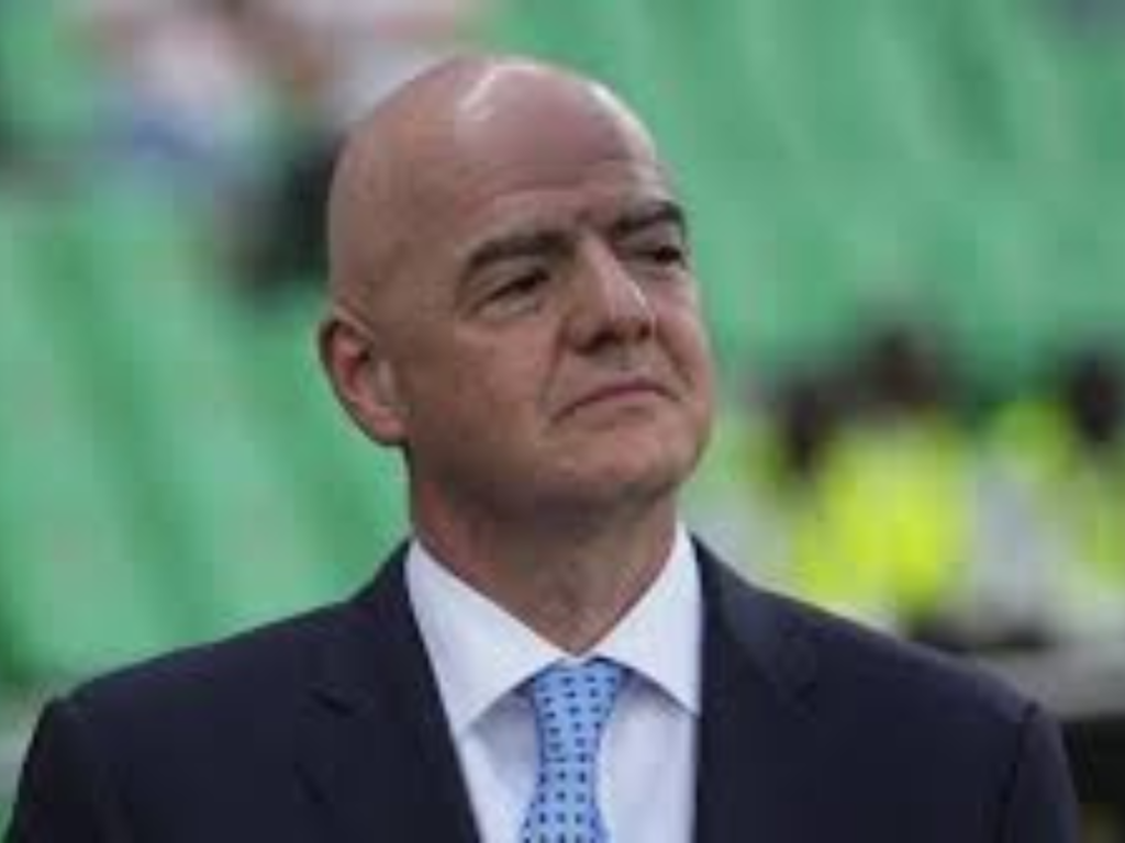 Trump Liga para Presidente da FIFA e Consegue Revogar Cartão Vermelho!