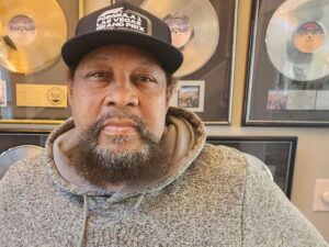 Victor Willis, lenda do Village People e criador de YMCA, morre aos 74 anos