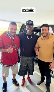 Vini Jr. com novo visual! Jogador faz procedimento estético em sigilo ao lado de Virginia