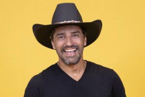 Alberto Cowboy confirma saída da Globo e surpreende fãs