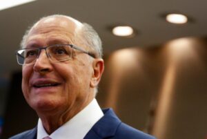 Alckmin Solta a Braba: Urna Eletrônica É Tão Competente Que Recusa Voto de Estrangeiro!