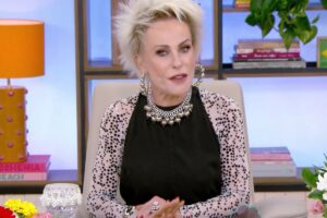 Ana Maria Braga Viraliza com Piada Hilariante no Mais Você