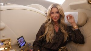 Ana Paula Siebert mostra cabine de luxo em voo para a China e encanta seguidores