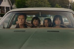 Anne Hathaway e Ewan McGregor: O Fim da Rua chega ao Brasil com clima nostálgico de Jurassic Park