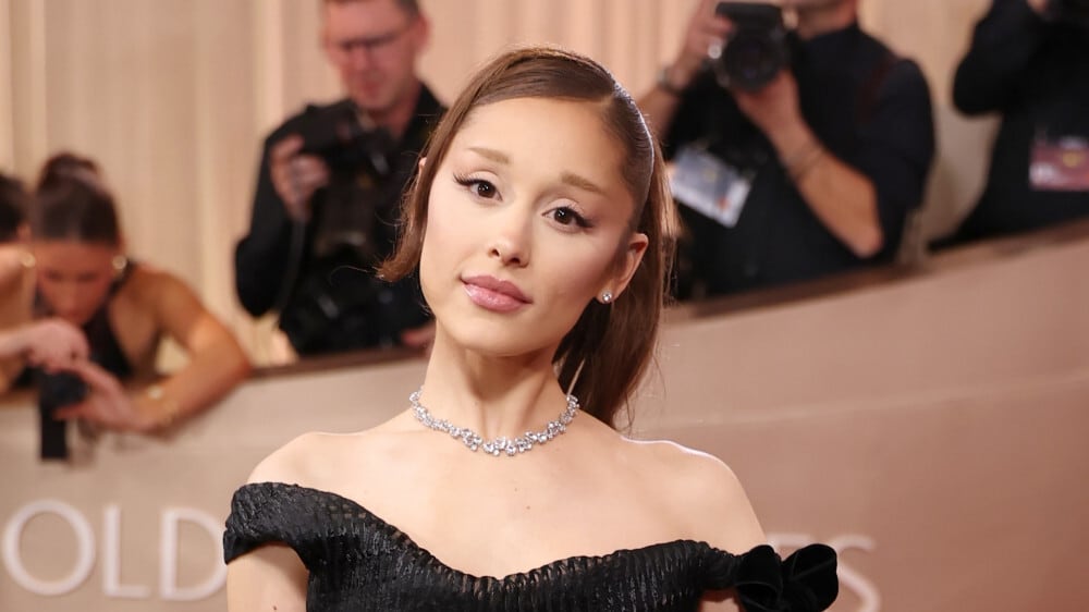 Ariana Grande anuncia pausa nos holofotes após críticas sobre sua aparência